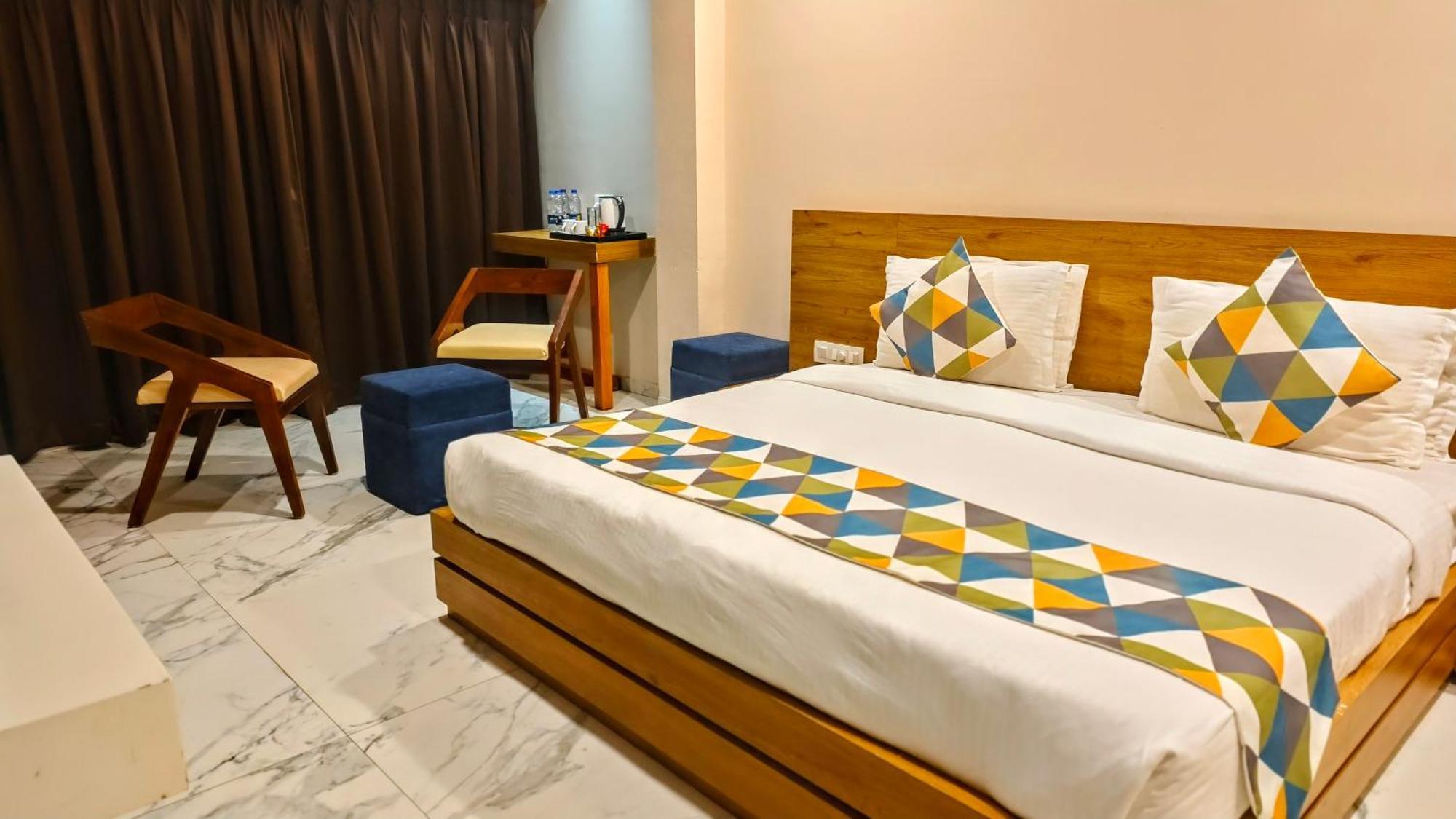 The Sky Imperial Unity Inn Garudeshwar Exterior foto