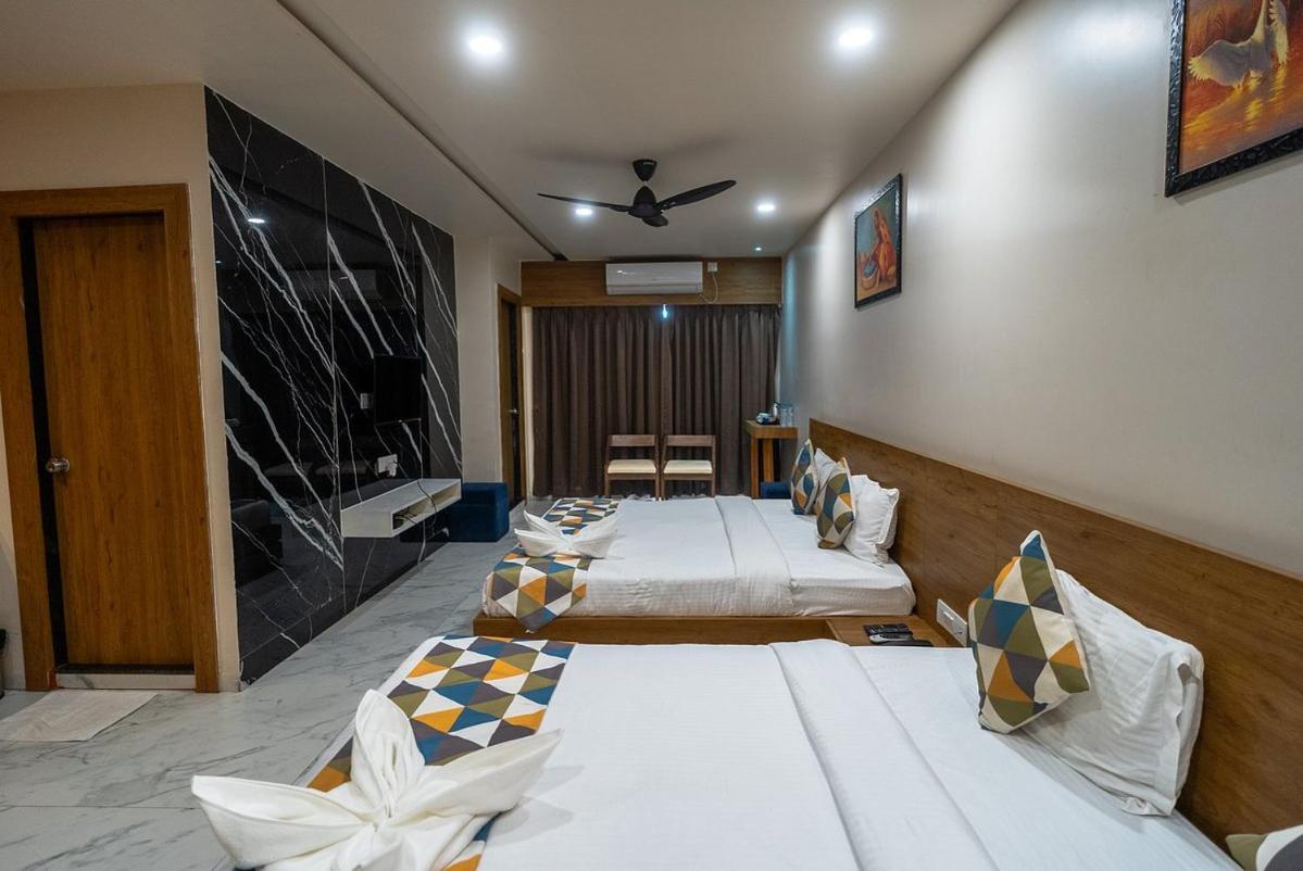 The Sky Imperial Unity Inn Garudeshwar Exterior foto
